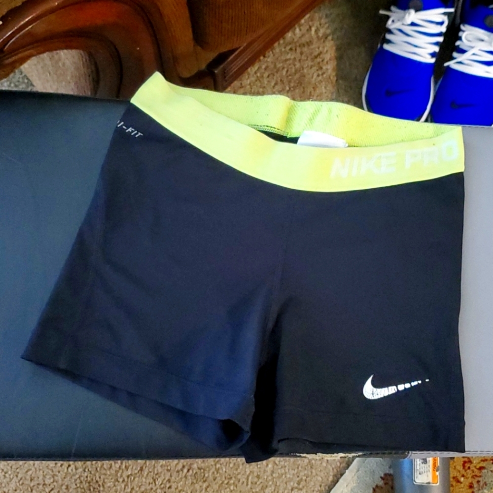 Nike pro short